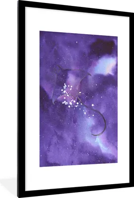 Produktbild von MuchoWow® MuchoWow® Gerahmtes Poster Manta - Weltraum - Lila 60x90 cm - Poster mit zchwarzem Bilderrahmen - Dekoration - Wandposter Wohnzimmer - Hochwertig
