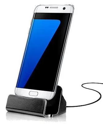 Produktbild von Universelle USB-C Dockingstation mit integriertem Kabel