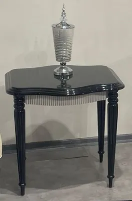 Produktbild von Casa Padrino Luxus Barock Beistelltisch Schwarz / Grau - Handgefertigter Massivholz Tisch im Barockstil - Luxus Wohnzimmer Möbel im Barockstil - Barock Möbel - Edel & Prunkvoll