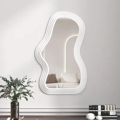 Image de Miroir mural à cadre irrégulier - Miroir de maquillage décoratif pour salle de bain et salon