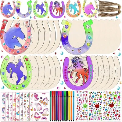 Image de Kit de loisirs créatifs sur le thème des fer à cheval pour enfants - 416 pièces, comprenant 354 strass, 24 fer à cheval en bois, 12 crayons aquarelle et des autocollants | Pour les enfants de 4 à 12 ans