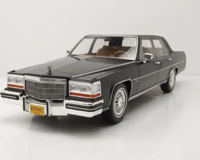 Produktbild von MCG 18250 Cadillac Fleetwood Brougham 1982 schwarz 1:18