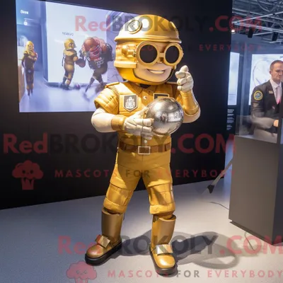 Produktbild von Goldener REDBROKOLY American Football Helm Maskottchen Kostüm Charakter gekleidet in einen Spielanzug und Armbanduhren