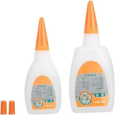 Produktbild von Werkzeugöl und Schmiermittel für Uhrenreparatur - 20 ml und 30 ml - Uhrenpflege und Reinigung - Inklusive Uhrentool.