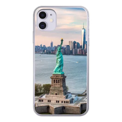 Produktbild von MuchoWow® Handyhülle Schutzhülle Hülle für iPhone 11 Freiheitsstatue mit der Skyline von New York Silikon Softcase Handy Hülle - Handytasche