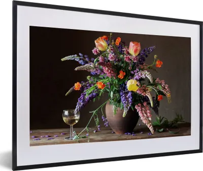 Produktbild von MuchoWow® Gerahmtes Poster Stillleben - Wein - Blumen 60x40 cm - Poster mit Schwarzem Bilderrahmen Wandposter Rahmen Foto Bilder - Schlafzimmer - Plakat in Rahmen - Drucken