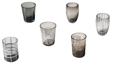 Imagen del producto de Conjunto Zafferano Melting Pot con 6 vasos de un solo color - Gris - fabricados en vidrio soplado a mano, con capacidad de 32 cl - Vasos artesanales para agua y cócteles