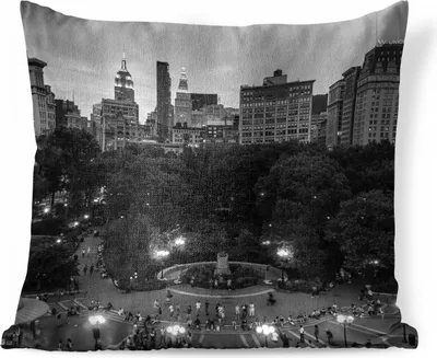 Produktbild von MuchoWow® Zierkissen Sofakissen Wohnzimmer Dekokissen 40x40 cm Union Square New York - schwarz und weiß - Foto Kissen - Schlafzimmer Dekoration