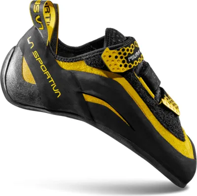 Kletterschuh "Miura VS" von La Sportiva in Schwarz und Gelb mit Klettverschluss.