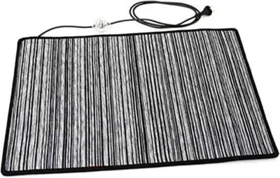 Immagine prodotto di Tappetino riscaldante nero (75 x 50 cm) - Potenza di 100 Watt per un riscaldamento efficiente e sostenibile