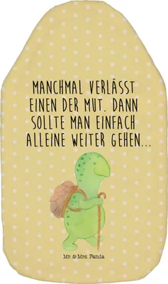 Produktbild von Mr. & Mrs. Panda Wärmflasche Schildkröte Wanderer - Gelb Pastell - Geschenk, Wärmekissen, Flauschige, Rucksack, Bettflasche, Kuschelwärmflasche, Motivationsspruch