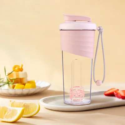 Produktbild von OKWISH 700ml Protein Shaker BPA-frei,Fitness Trinkflasche mit Mixkugel,Sport Shaker Becher für Proteinshake & Smoothie,auslaufsicher mit Trageschlaufe