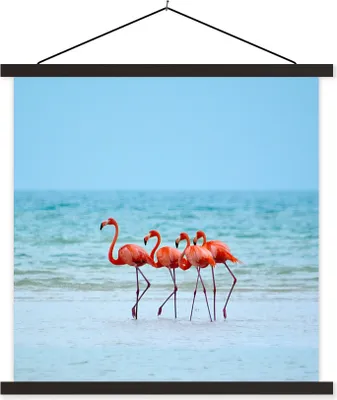 Produktbild von MuchoWow® Textilposter Vier Flamingos stehen am Strand 120x120 cm mit schwarzem Rahmen - Aufhängungsset