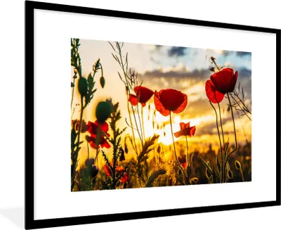 Produktbild von MuchoWow® Gerahmtes Poster Rote Mohnblumen bei Sonnenaufgang 90x60 cm - Poster mit Schwarzem Bilderrahmen Wandposter Rahmen Foto Bilder - Wanddekoration - Fotos