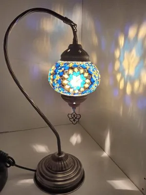 Zdjęcie produktu dla Ręcznie wykonana turecka lampa stołowa model łukowy niebieski – orientalna lampa mozaikowa, wysokość 43 cm, oprawka E-14