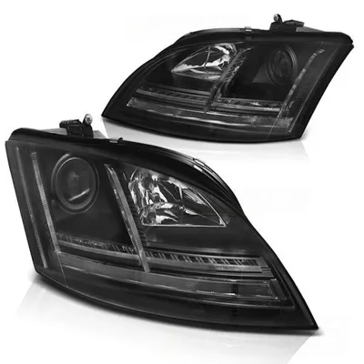 Zdjęcie produktu dla Reflektory LED z ksenonowymi światłami do jazdy dziennej, pasujące do Audi TT 8J (2006–2010), czarne, z funkcją świateł zakrętowych