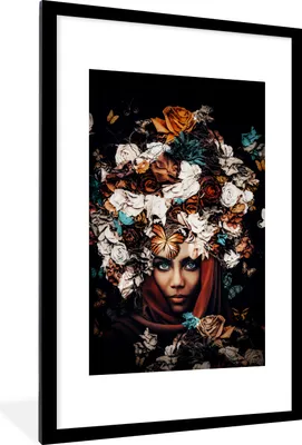 Produktbild von MuchoWow® Gerahmtes Poster Blumen - Schmetterling - Frauen - Kopftuch 60x90 cm - Poster mit Schwarzem Bilderrahmen Wandposter Rahmen Foto Bilder - Dekoration - Wandposter Wohnzimmer - Hochwertig