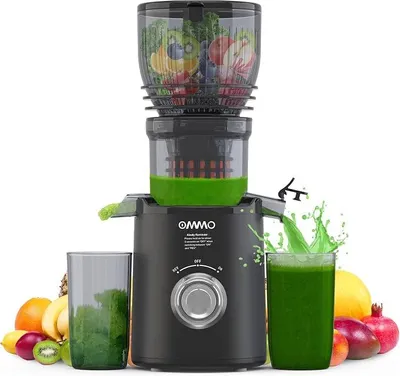 Immagine prodotto di Estrattore di succo a bassa velocità, 300W, ideale per frutta e verdura, vincitore di test per la sua efficacia, con una larghezza di 148 mm e un'apertura di alimentazione più ampia. Facile da pulire, questa pressa per succhi elettrica è dotata di 2 bicchieri in plastica priva di BPA e presenta un design nero