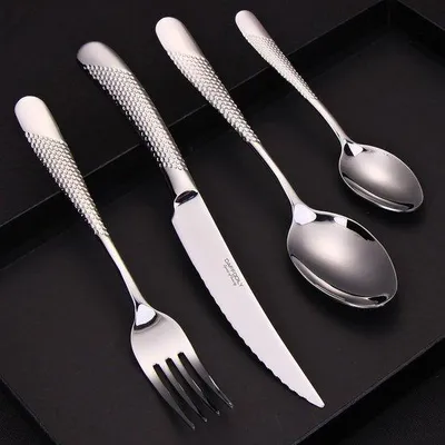 Produktbild von Famanu Besteckset Gehamert 18/10 Edelstahl - Silber, 16-teilig