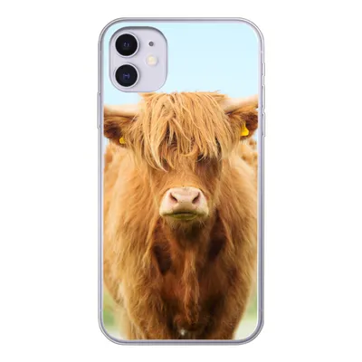 Produktbild von MuchoWow® Handyhülle Schutzhülle Hülle für iPhone 11 Schottischer Highlander - Haare - Gras Silikon Softcase Handy Hülle - Handytasche