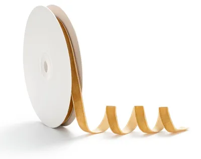 Productafbeelding van Samtband 1 cm x 9 m - Lichtbruin Geschenkband voor Versieringen