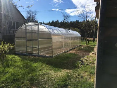 Obrázok produktu pre Skleník KLASIKA 24 (3x8m) so základmi a 4mm polykarbonátom;