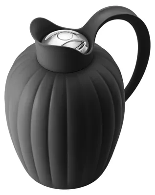 Produktbild von Georg Jensen BERNADOTTE THERMO JUG MIDNIGHT BLACK, SS LID, PP & ABS 1L 10019591