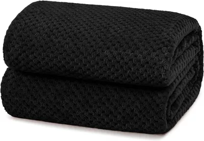 Obrázek produktu pro Fleecová deka, 150x200 cm, černá, s reliéfním vzorem, pro použití v interiéru