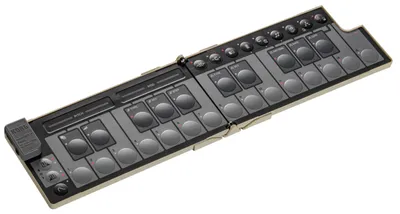 Image de Korg nanoKEY Fold - Clavier MIDI pliable à 25 touches avec USB-C et TRS-MIDI - Beige sable