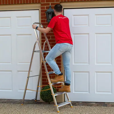 Produktbild von BPS® Aluminium Profi-Stufenstehleiter mit Plattform | Klappleiter | Leitern | Handel & DIY | Rutschfeste Füße | Handlauf | 8 Schritte