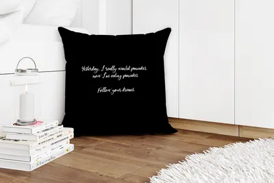 Produktbild von MuchoWow® Zierkissen Sofakissen Wohnzimmer Dekokissen 50x50 cm Zitate - Sprichwörter - Essen - Pfannkuchenliebhaber - Gestern wollte ich unbedingt Pfannkuchen - Komfort - Sofakissen