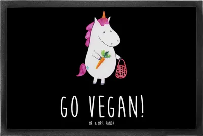 Produktbild von Mr. & Mrs. Panda Fußabtreter Einhorn Vegan 60 x 90 cm - Schwarz - Geschenk, Sauberlaufmatte, Türmatte, Bodenvorleger, Gesund Leben, essen, Fussmatte, Gummimatte, fußmatte