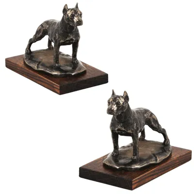 Obrázek produktu pro Art-Dog Dekorativní soška – Americký stafordšírský teriér – s tmavým dřevěným podstavcem