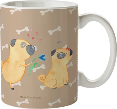 Produktbild von Mr. & Mrs. Panda Pott Mops Verliebt - Hundeglück - Geschenk, Liebe, Sprüche, Trinklernbecher, Haferl, Kinderbecher, Knuffig, Kindertasse, Plastikbecher, Hund