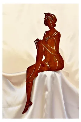 Produktbild von Edelrost-Figur einer Dame im Badeanzug, Gartendekoration aus Metall, 60 x 30 cm, wetterfeste Deko für Garten und Terrasse.