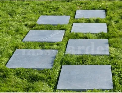 Produktbild von Gesägte Fliese Trittplatte 50x50 Pack 14 Stück