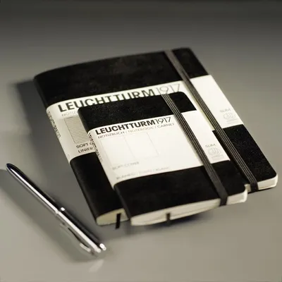 Produktbild von Leuchtturm 324804, Einfarbig, Schwarz, A5, 80 g/m², Softcover, Erwachsener