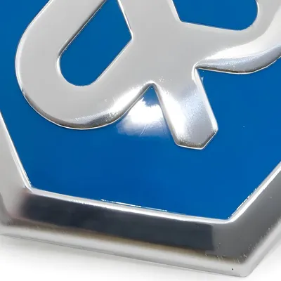 Produktbild von CIF Emblem " Piaggio " zum Stecken 6-eckig 42x48mm kompatibel mit Piaggio Beverly, Carnaby, X7, X8, X10
