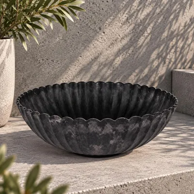 Produktbild von Runde Pflanz-Schale gewellt für draussen schwarz marmoriert 22 cm