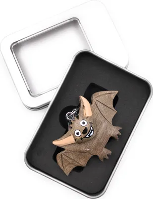 Produktbild von Schlüsselanhänger Holz Fledermfliegend Tier Säugetier Vampir Halloween Anhänger in Geschenkbox