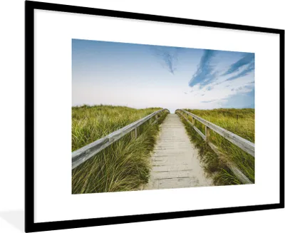 Produktbild von MuchoWow® MuchoWow® Gerahmtes Poster Strand - Weg - Himmel 90x60 cm - Poster mit zchwarzem Bilderrahmen - Wanddekoration - Fotos