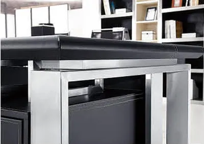 Produktbild von Moderner Eckschreibtisch aus MDF und Edelstahl in Grau
