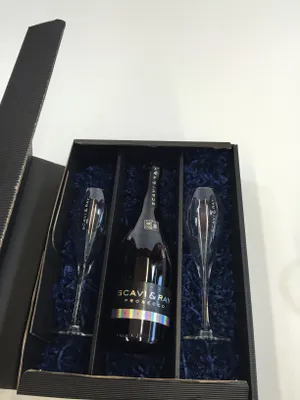 Produktbild von Scavi & Ray Prosecco Set / Geschenkset -  Scavi & Ray Prosecco Frizzante 750ml  (10,5% Vol) + 2x Scavi & Ray Prosecco Gläser