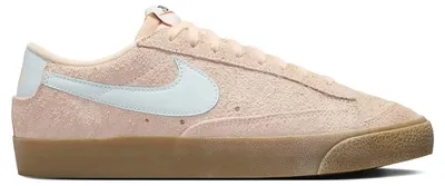 Immagine prodotto di Nike Blazer Low 77 Vintage, colorazione Crimson Tint e Glacier Blue (donna) - Taglia EU 42