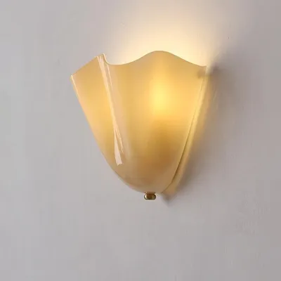 Produktbild von Moderne Wandlampe mit Wellenglas für verschiedene Räume