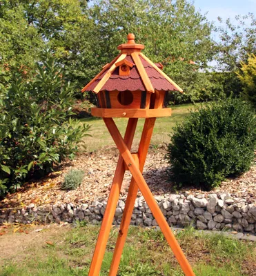 Produktbild von Hübsches Vogelhaus mit Ständer und Solar rot Typ 23