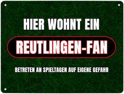 Produktbild von Hier wohnt ein Reutlingen-Fan Metallschild XL in 21x28 cm mit Rasenmotiv
