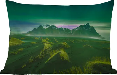 Produktbild von MuchoWow® Outdoor Kissen - Nordlichter - Berg - Grün - Island - 50x30 cm - Wetterfest - Lounge Kissen - Sofa kissen - Wohnzimmer Dekoration