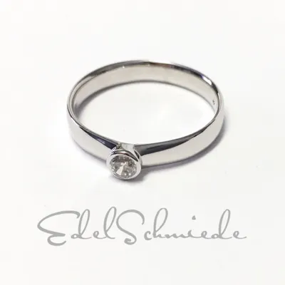 Produktbild von Edelschmiede925 Weißgoldring 333/- poliert mit Zirkonia weiß Ringgröße 58