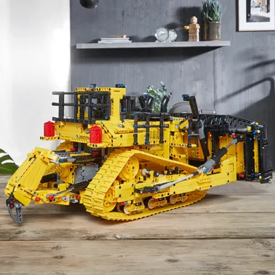 Produktbild von LEGO 42131 Technic Appgesteuerter Cat D11 Bulldozer, großes Set, Modellbausatz für Erwachsene, ferngesteuerte Autos, Geschenkidee für Männer, Frauen und Fans von Baufahrzeugen